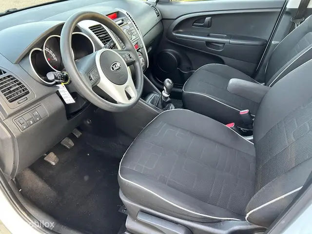 Kia Venga 1.4 CVVT Plus Pack 2013 Benzine 18