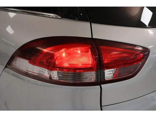 Renault Clio Estate 0.9 TCe Limited 2016 Benzine 31