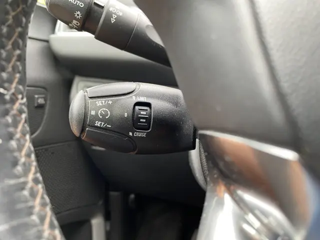 Peugeot 208 1.2 VTi Allure 2012 Benzine 13