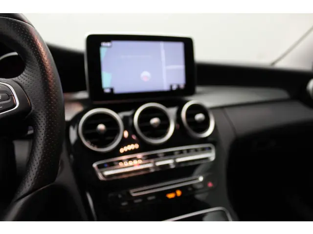 Mercedes-Benz C-Klasse Estate 250 Prestige 2015 Benzine 22