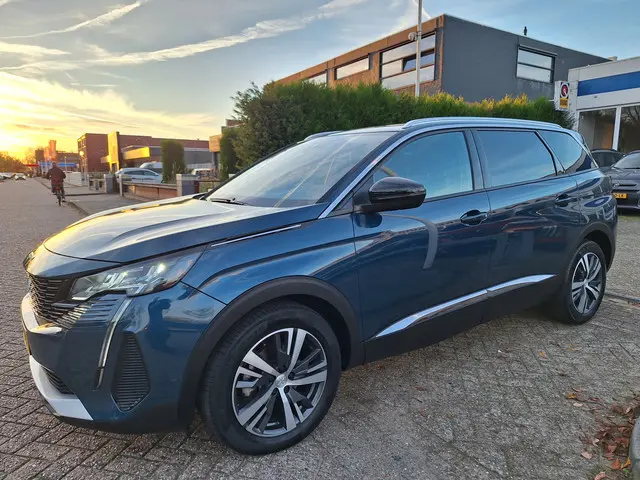 Peugeot 5008 1.2 PureTech Allure 7 PERSOONS 2023 Benzine 3