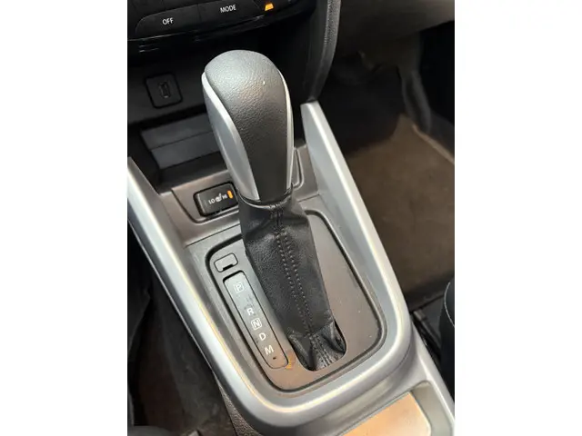 Suzuki Vitara 1.6 High Executive 2016 Benzine 13