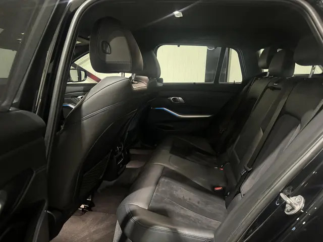 BMW 3 Serie Touring 330e M-Sport 2021 Hybride Benzine 13
