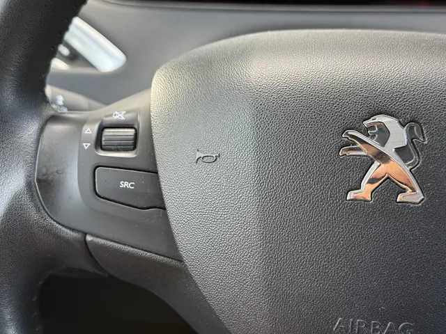 Peugeot 208 1.2 PureTech Style 2015 Benzine 18