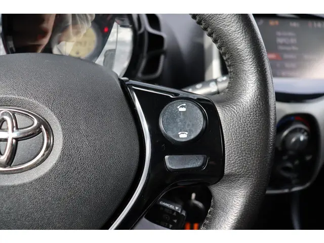 Toyota Aygo 1.0 VVT-i x-clusive, Airco, 2017 Benzine 13