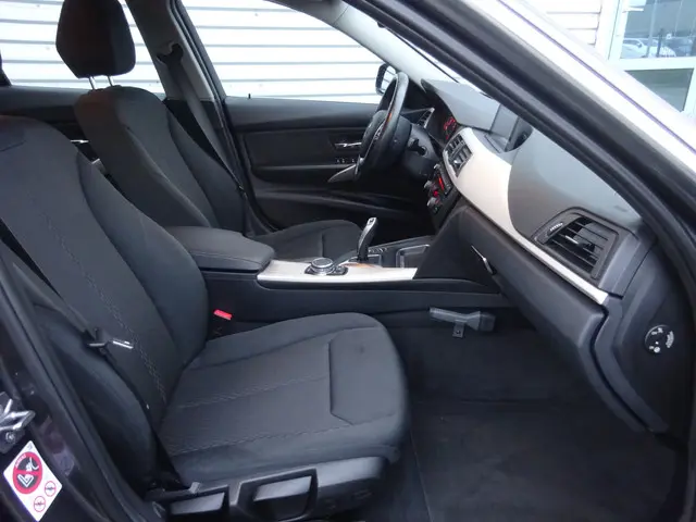 BMW 3 Serie 320i Executive AUTOMAAT 2015 Benzine 20