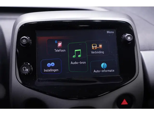 Toyota Aygo 1.0 VVT-i x-play 2020 Benzine 32