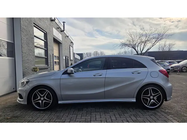 Mercedes-Benz A-Klasse 200 AMG Sport 2013 Benzine 3