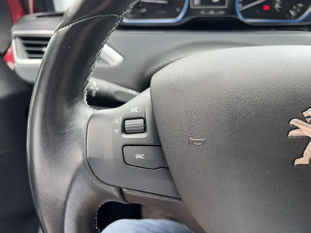 Peugeot 2008 1.2 PureTech Allure 2019 Benzine 14