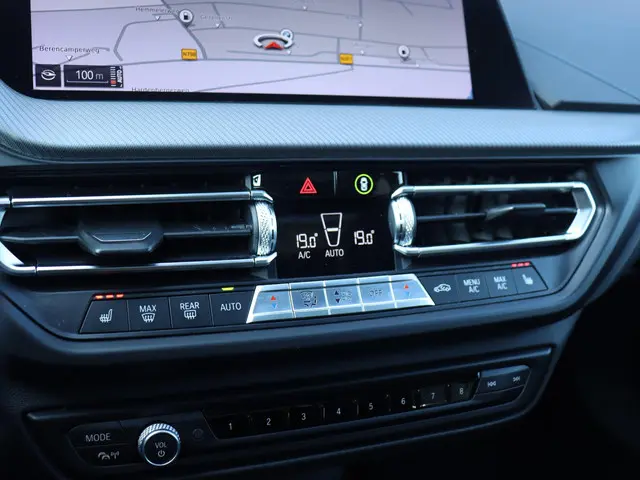 BMW 2 Serie Gran Coupé 218i 2020 Benzine 16