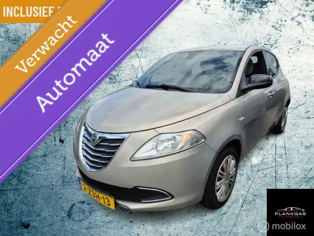 Lancia Ypsilon 0.9 TwinAir S MomoDesign 2014 Benzine