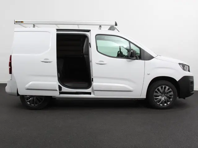 Peugeot Partner 1.5 BlueHDi 100 S&S L1 2024 Diesel 9