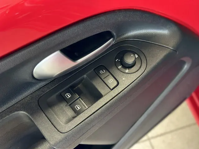 Volkswagen up! 1.0 BMT move up! 2018 Benzine 16