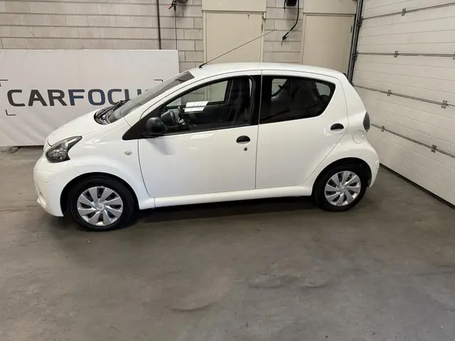 Toyota Aygo 1.0 VVT-i Now 2013 Benzine 5