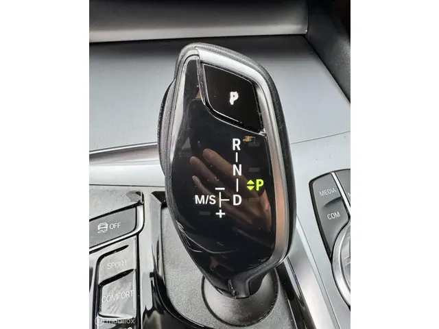 BMW 5 Serie Touring 520i High Executive 2018 Benzine 39