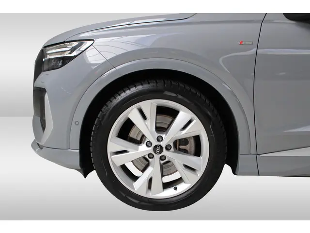 Audi Q4 e-tron 40 S edition 77 kWh 2022 Elektrisch 10