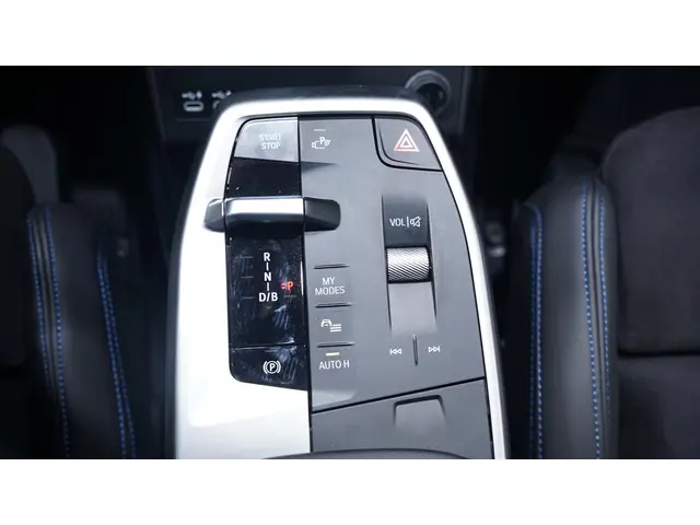 BMW iX1 xDrive30 Launch Edition 67 kWh 2024 Elektrisch 27