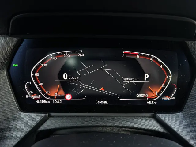 BMW 1 Serie 118i Executive Edition 2019 Benzine 13