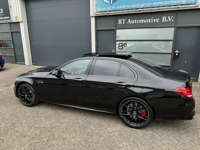 Mercedes-Benz E-Klasse 3