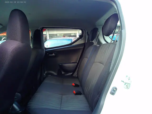 Nissan Pixo 1.0 Look (2013 Airco ) 2013 Benzine 13