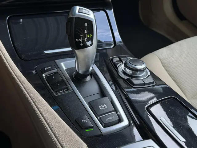 BMW 5 Serie 520i Executive 2014 Benzine 8