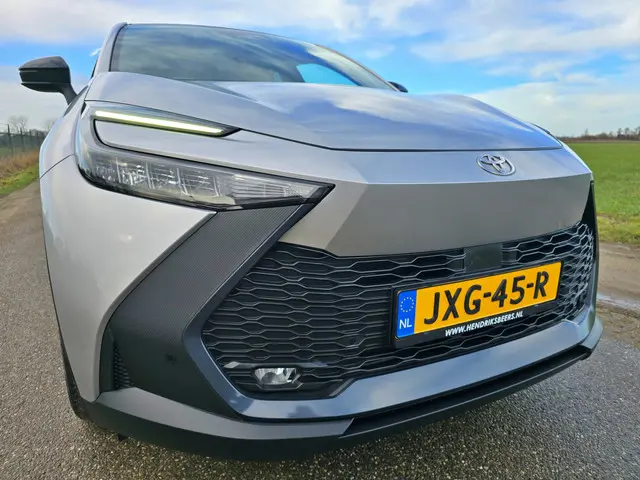 Toyota C-HR 1.8 Hybrid 140 Dynamic 2025 Hybride Benzine 11