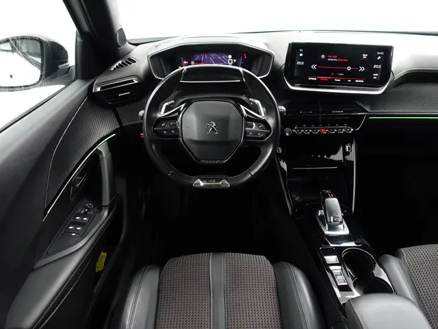 Peugeot 2008 1.2 PureTech GT Pack Aut- 2021 Benzine 6