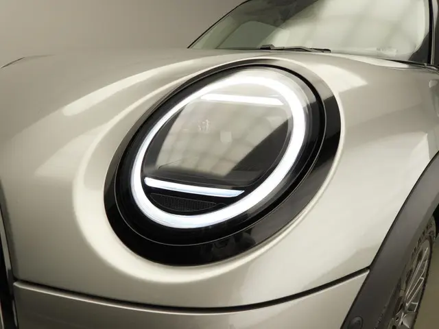 MINI 3-Deurs Cooper C 2024 Benzine 39