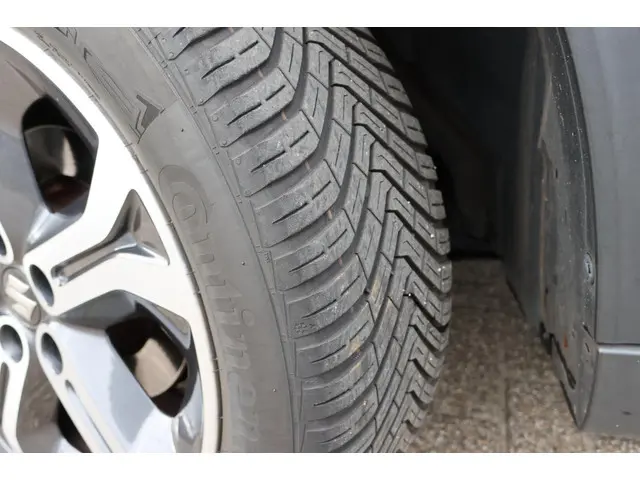 Suzuki Vitara 1.6 High Executive 2016 Benzine 24