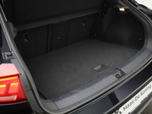 Volkswagen T-Roc 1.5TSI/150PK Active DSG 2022 Benzine 19