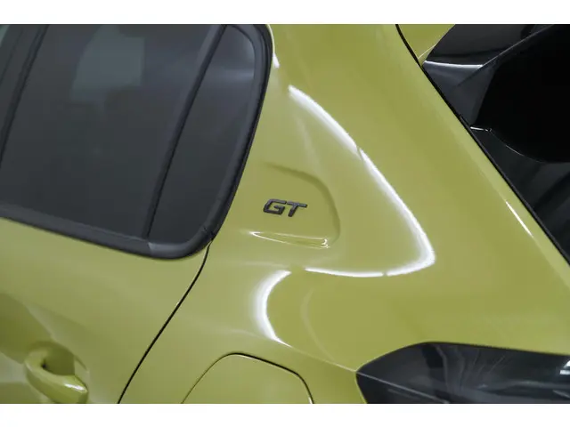 Peugeot 208 Hybrid 136 e-DCS6 GT 2024 Hybride Benzine 25