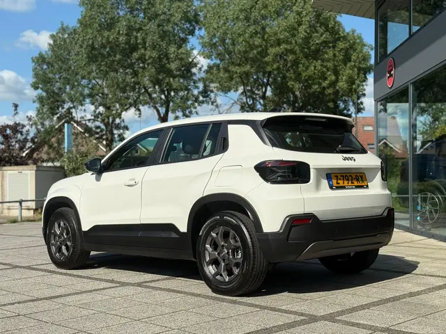 Jeep Avenger Longitude 54 kWh Aut. 2024 Elektrisch 4