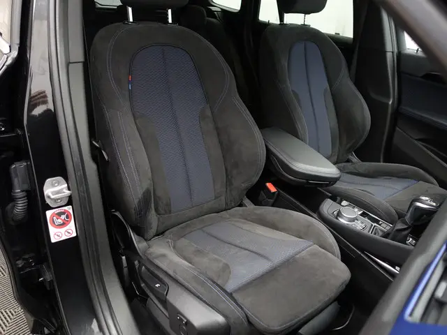 BMW X1 sDrive18i M Sport Aut- 2016 Benzine 3