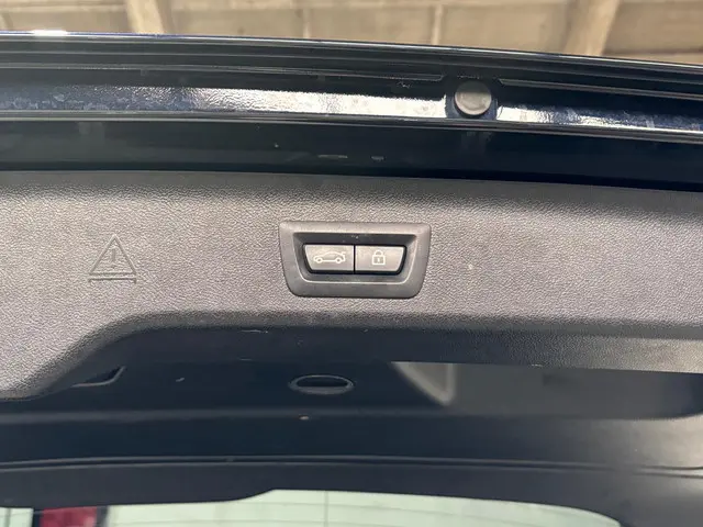 BMW 5 Serie Touring 530i High Executive 2021 Benzine 44