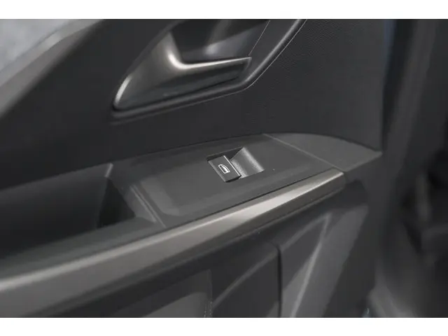 Peugeot 3008 1.2 Hybrid 145 GT 2025 Hybride Benzine 28