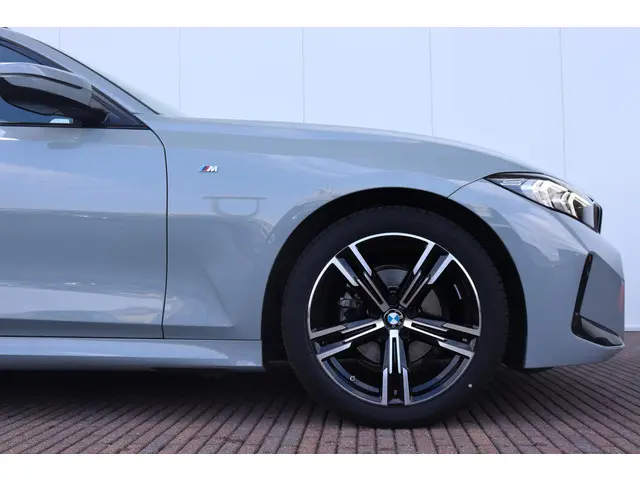 BMW 3 Serie Touring 318i 2024 Benzine 5