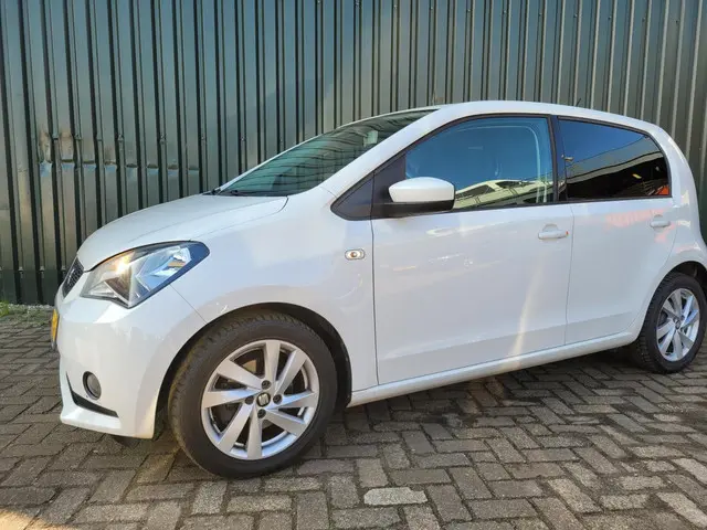 SEAT Mii 1.0 Sport NL AUTO NAVI 2015 Benzine 2