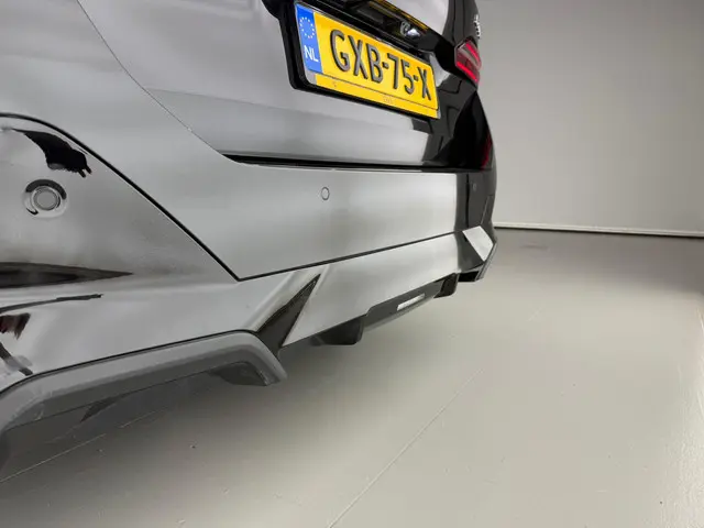 BMW 5 Serie Touring 530e 2024 Hybride Benzine 54