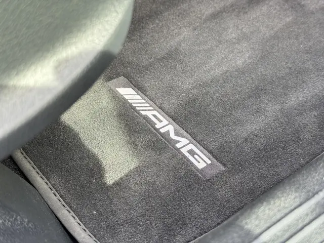 Mercedes-Benz GLA AMG 35 4MATIC 2021 Benzine 44