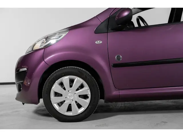 Peugeot 107 1.0 Envy 2013 Benzine 14
