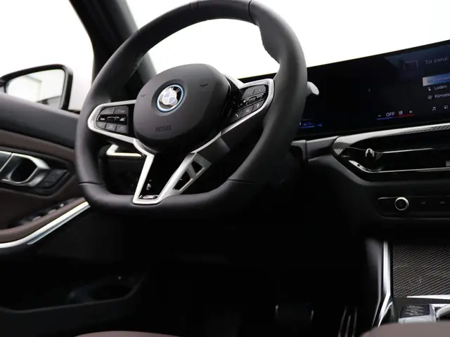 BMW 3 Serie Touring 330e 2024 Hybride Benzine 15
