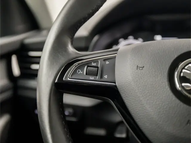 Škoda Kamiq 1.0 TSI Sport 2020 Benzine 17