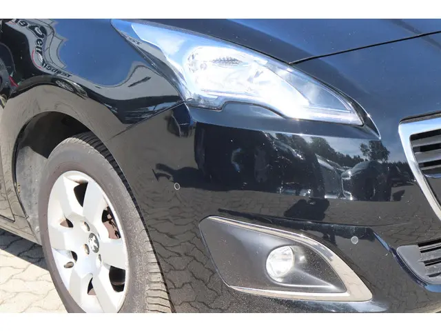 Peugeot 5008 1.6 HDi Active 5p. 2014 Diesel 13