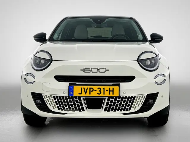 Fiat 600 1.2 Hybrid Bicolore 2024 Benzine 6