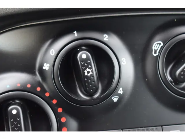 Fiat 500 0.9 TwinAir Turbo Sport 2019 Benzine 31