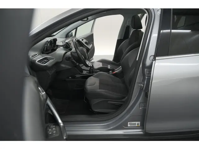 Peugeot 2008 PureTech 110 Allure 2018 Benzine 20