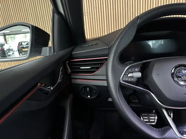 Škoda Kamiq 1.0 TSI Monte Carlo 2024 Benzine 14