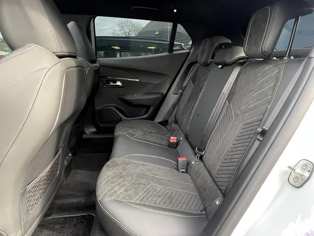 Peugeot 2008 1.2 Hybrid 145 PK GT 2025 Hybride Benzine 50