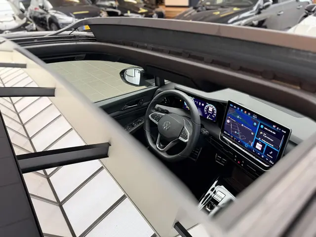 Volkswagen Golf 1.5 R line 2024 Hybride Benzine 3