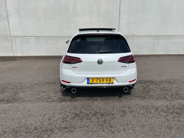 Volkswagen Golf 2.0 TSI GTI TCR 2019 Benzine 6
